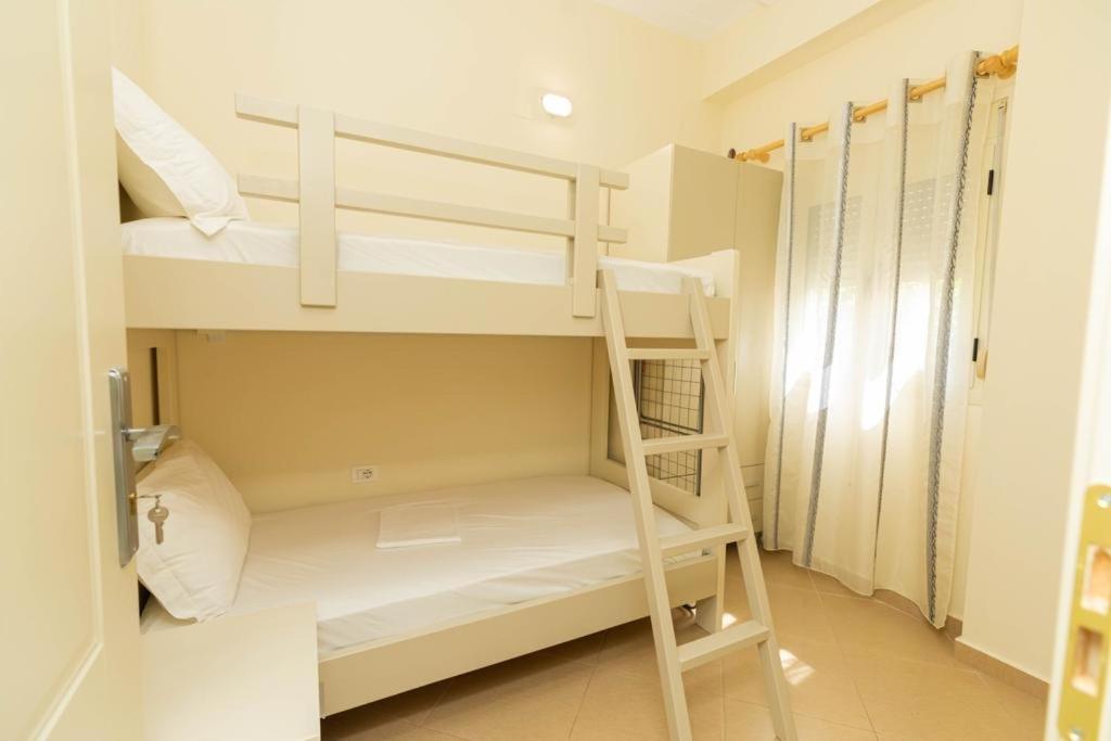 Premier Guest House Vlorë Extérieur photo