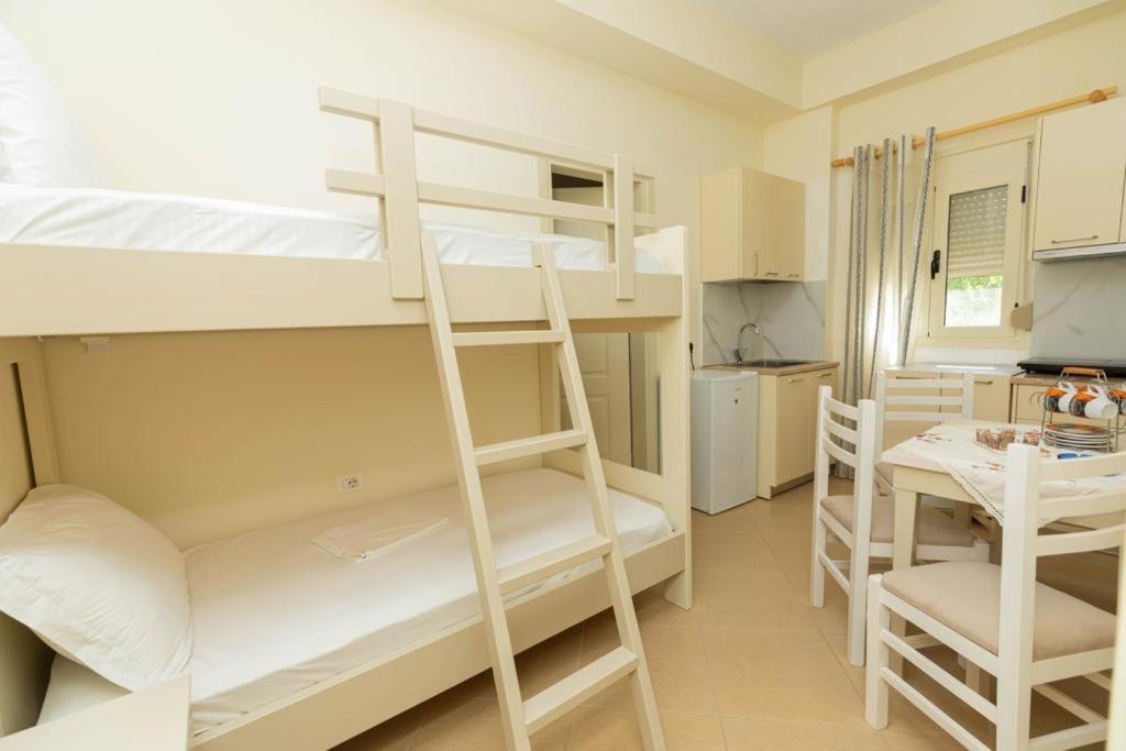 Premier Guest House Vlorë Extérieur photo