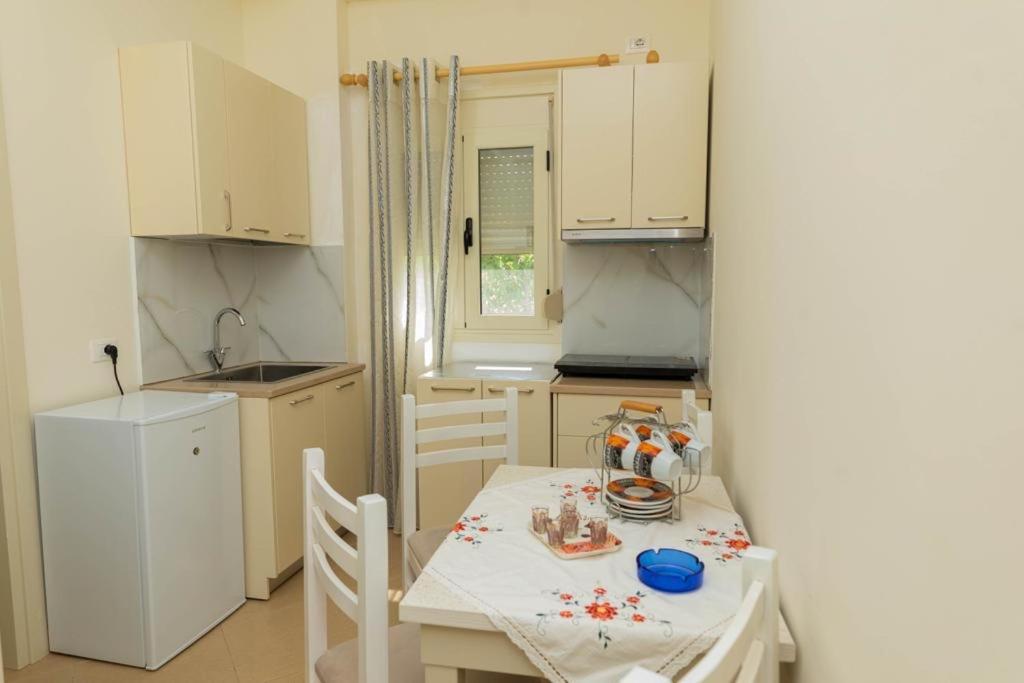 Premier Guest House Vlorë Extérieur photo